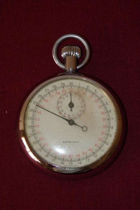 AN AWESOME VINTAGE SWISS MADE "SPRINT" STOPWATCH WITH A SILVER PLATED CASING IN WORKING CONDITION