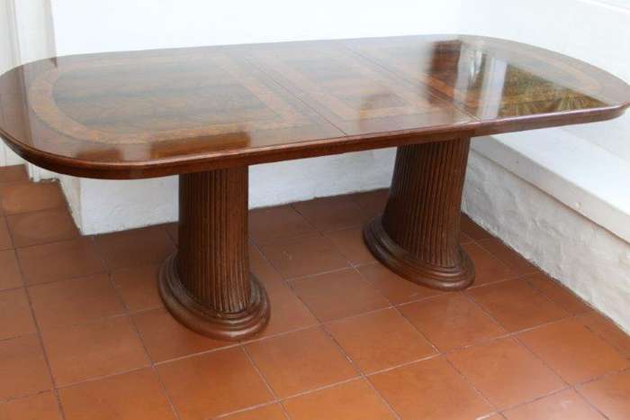 A MAGNIFICENT MODERN 8 SEATER ITALIAN DESIGN & MADE BURR WALNUT EXTENDABLE DININGROOM TABLE!!!
