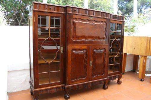 AN EXQUISITE ANTIQUE BALL & CLAW SHOWCASE DRINKS CABINET WITH UNUSUAL TOP DRAWS! EXCELLENT CONDITION