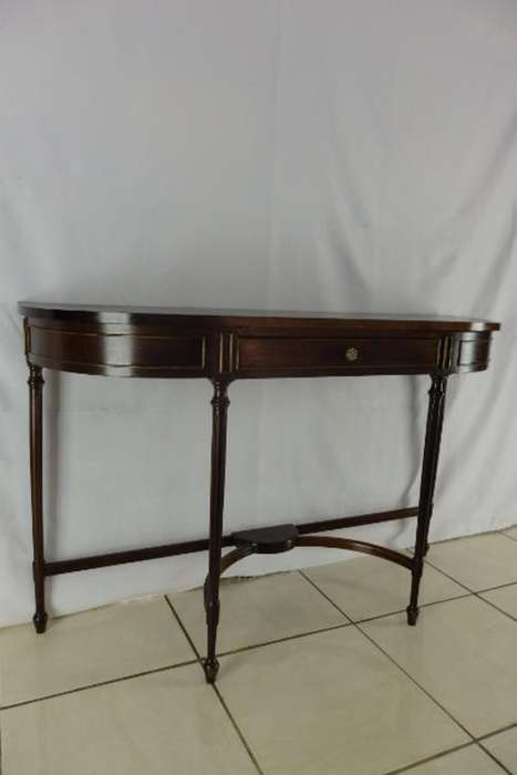 WOW! A GORGEOUS circa 1960's REGENCY STYLE HALL TABLE WITH EXQUISITE DETAIL! MAGNIFICENT FURNITURE!