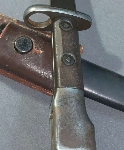 FN/UZI Bayonet with Frog ( Type B )