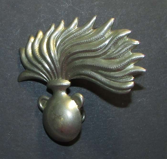 Italy - Italian Police Cap Badge