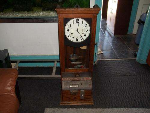'WOW FIRST ON BOB A BEAUTIFUL CLOCK HAVE A LOOK'