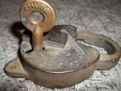 'SAR.SAS.BRASS LOCK PLUS KEY (A)'
