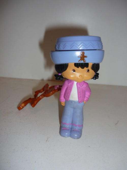 STRAWBERRY SHORTCALE FIGURINE