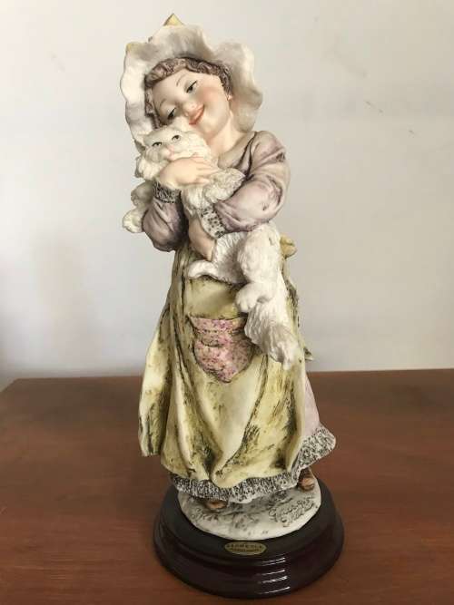 Giuseppe Armani sculpture figurine. Title So soft 1182C High 26 cm