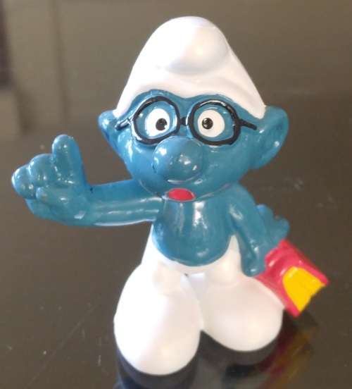 Original BOOKWORM BRAINY SMURF! 1983 ! HONG KONG ! Darker Skin Darker Yellow Pages VARIANT !! RARE