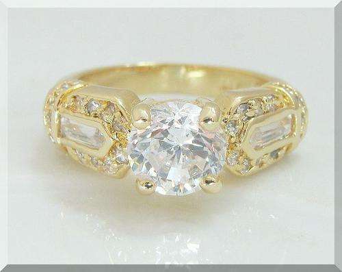 STUNNING 2.17CTW BRILLIANT BAGUETTE CLASSIC CUT ENGAGEMENT RING CLAD IN 18K GOLD SIZE 8