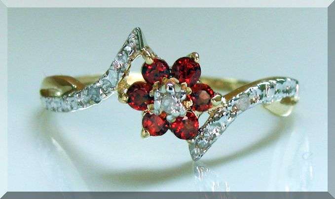 SOLID GOLD!!! 0.68 CTS NATURAL GARNETS AND DIAMONDS SET IN 10K SOLID GOLD