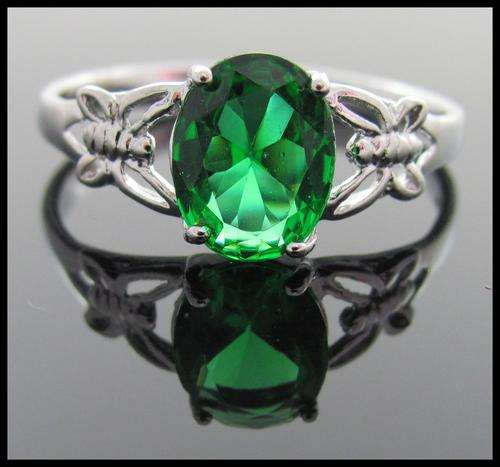 Beautiful Silver Butterflies tending a Luscious CZ Emerald!! set in .925 Sterling Silver Ring sz 9.5
