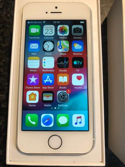 *Late Entry* iPhone 5s 16GB Great Condition *Please Read*