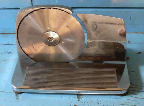 Vintage PINEWARE STAINLESS Steel BREAD / COLD MEAT Slicer -- Ou BROOD Snyer