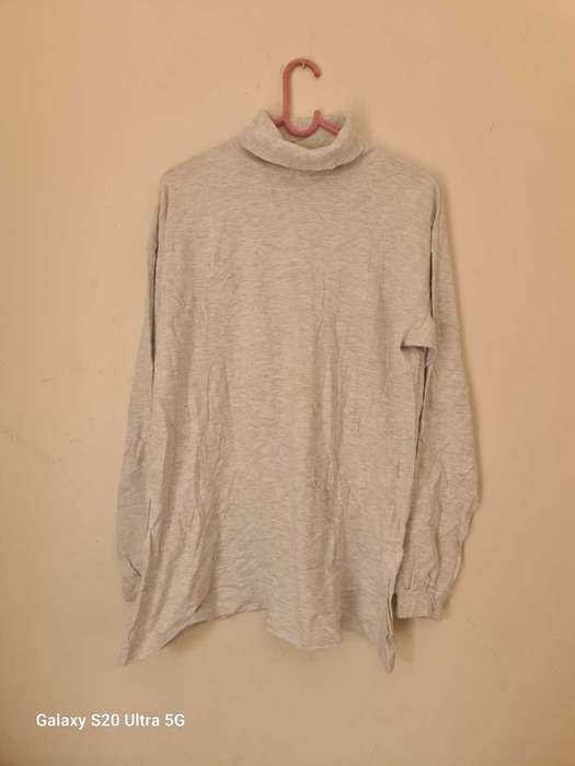 M size Grey long sleeve shirt (as new)