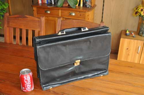 Vintage Leather Carry Case  Bag (please read)