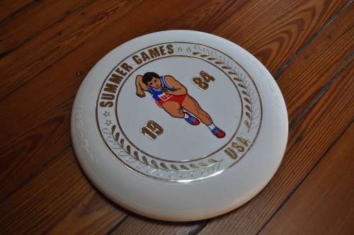 Vintage 1984 Summer Games USA Frisbee