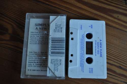 Simply Red - A New Flame (Cassette)
