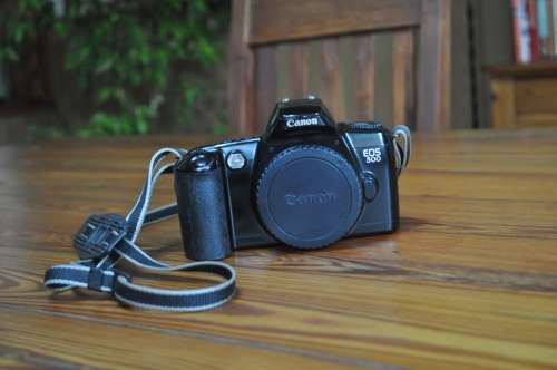 Vintage Canon EOS 500 35mm Film Camera Body Only