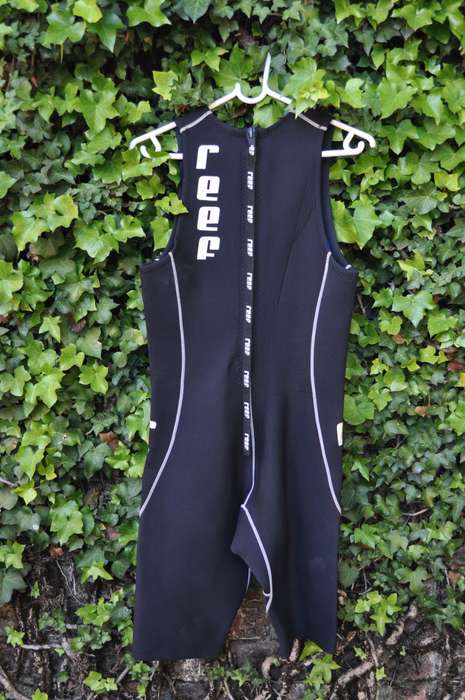 Reef Sleeveless Size Small 3mm Wetsuit