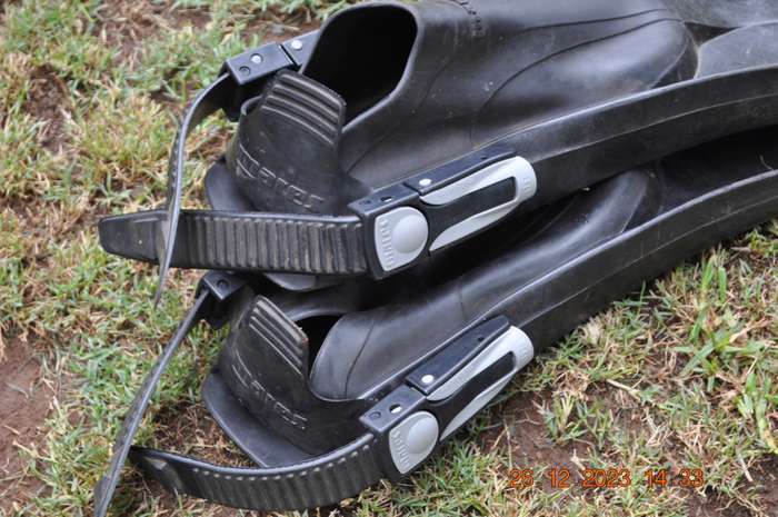 Mares Scuba Fins Regular Size