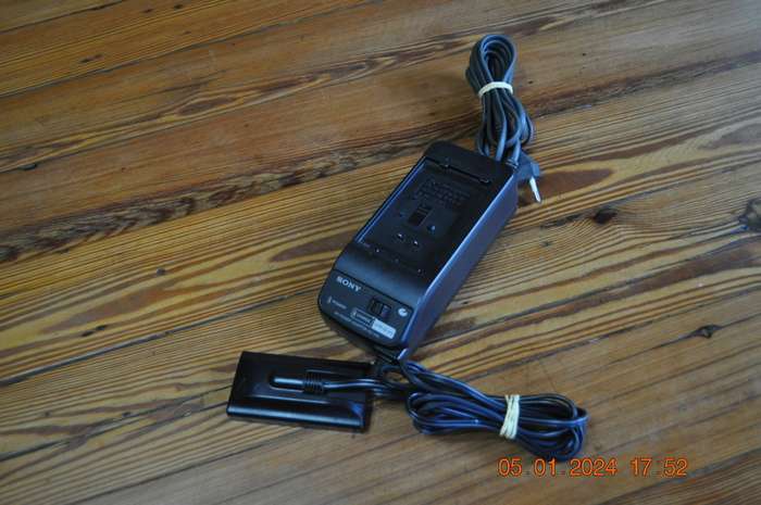 Vintage Sony Power Adaptor Battery Charger (working)