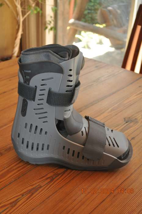 Ossur Short Moonboot Size Large