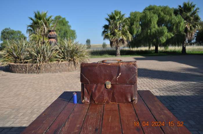 Vintage Lilly K Leather Look Carry Bag