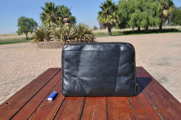 Typo Leather Case