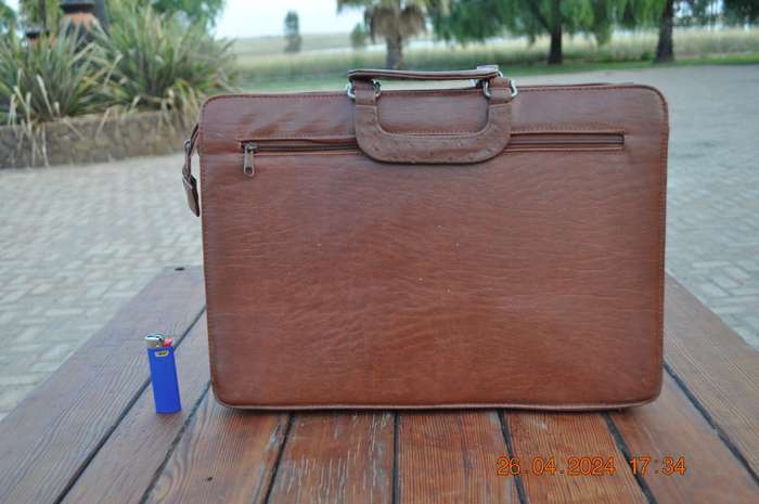 Miland Brown Carry Bag