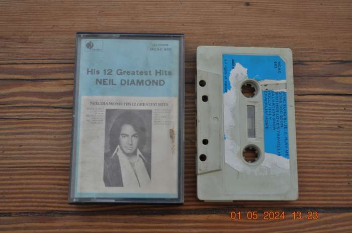 Neil Diamond - His 12 Greatest (Cassette)