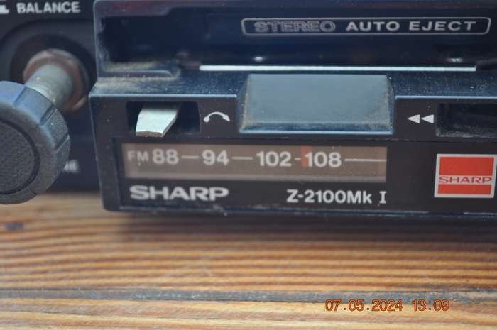 Vintage Sharp Car Radio (selling as is)