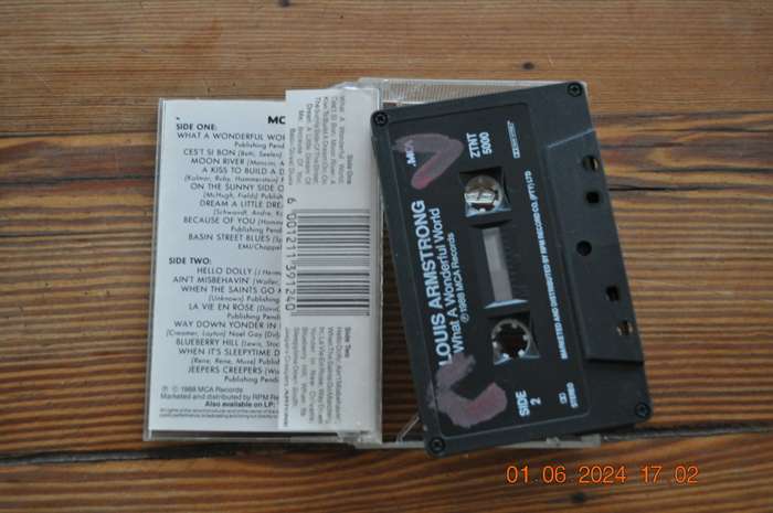 Louis Armstrong - What A Wonderful World (Cassette)