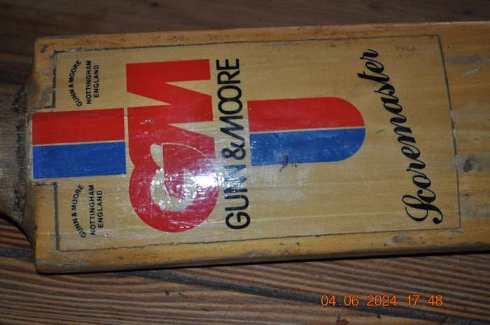 Old School Gunn And Moore Scoremaster Cricket Bat