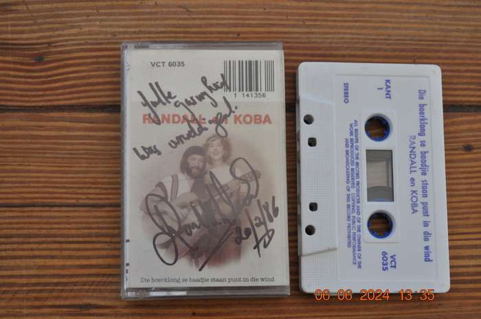 Randall En Koba - Die Boerklong Se Baadjie Staan Punt In Die Wind (Cassette)
