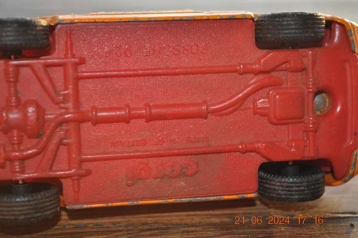 Vintage Corgi Porsche 924