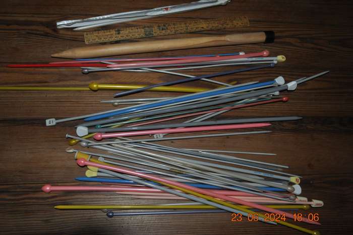 Knitting Needles As Per Picture