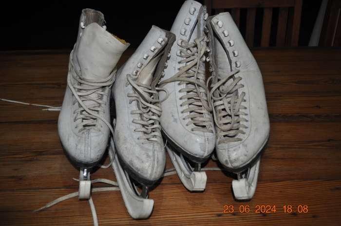 Vintage Figure Ice Skates