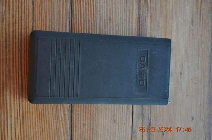 Vintage Casio FX-82d Fraction Calculator