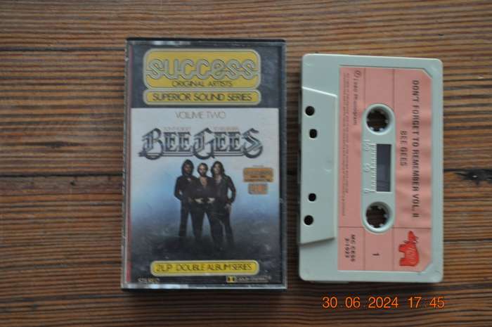 Bee Gees - Don`t Forget To Remember : Volume 2 (Cassette)