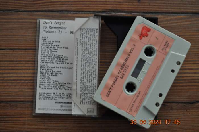 Bee Gees - Don`t Forget To Remember : Volume 2 (Cassette)