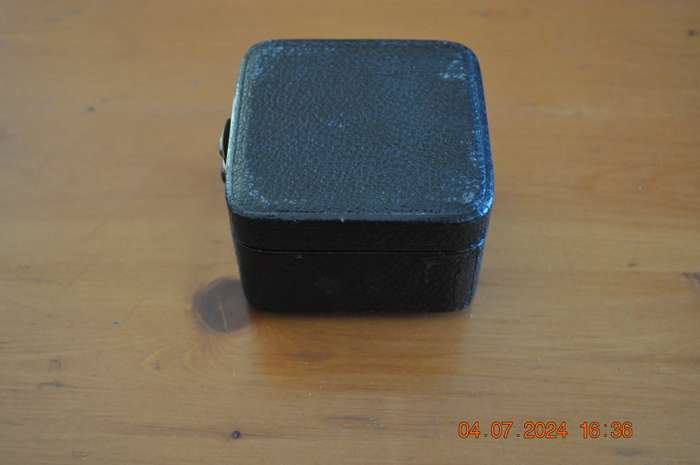 Vintage Black Ring Pendent Box