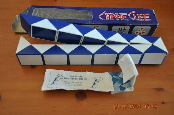 Vintage 1980s Snake Cube