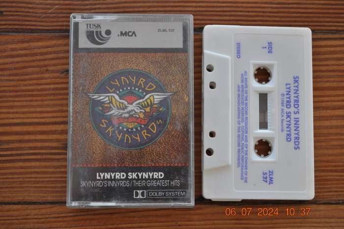 Lynyrd Skynyrd - Skynyrd`s Innyrds/Their Greatest Hits (Cassette)
