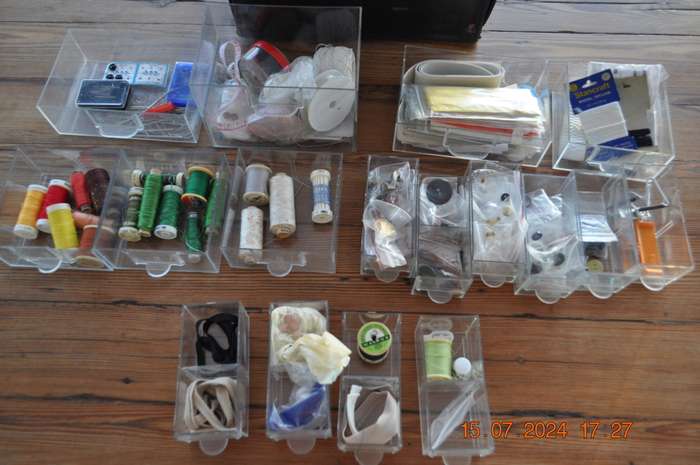 Portable Sewing Carry Case Organizer Lots Of Free Extras