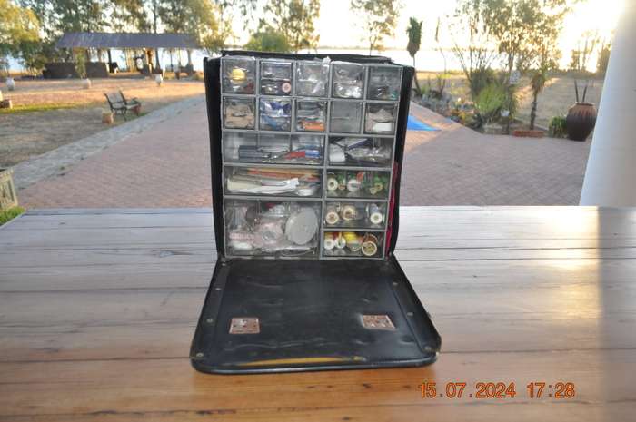 Portable Sewing Carry Case Organizer Lots Of Free Extras