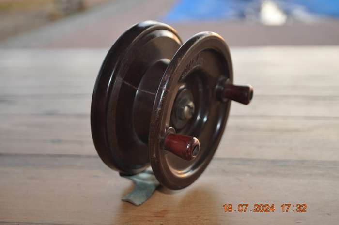 Vintage Alpha Bakelite Fishing Reel