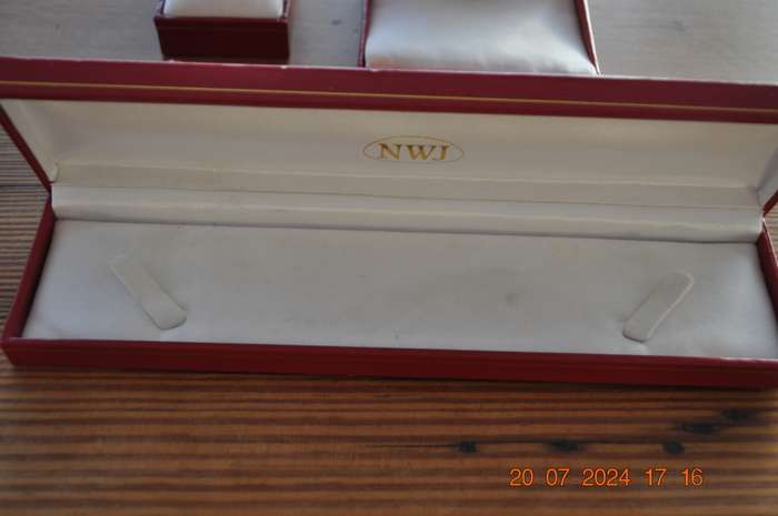 NWJ Jewelers Jewelry Gift Boxes
