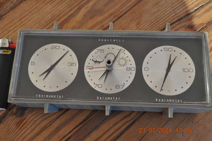 Vintage Honeywell Desk Weather Station