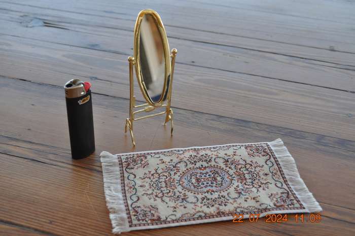 Dolls House Free Standing Mirror And Carpet