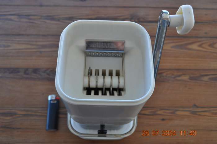 Ice Crusher Hand Crank