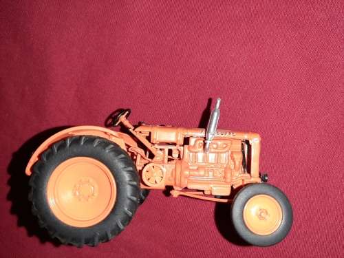 3 X  Die-Cast  Tractor's... ( Renault  /  Vendeuvre  /  Tracto Control Renauld 56 )